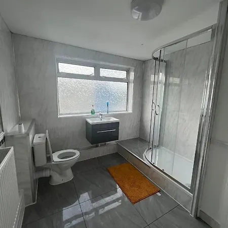 Cheerful Two Bedrooms Town House With Free Parking Pembroke Dock Exterior foto