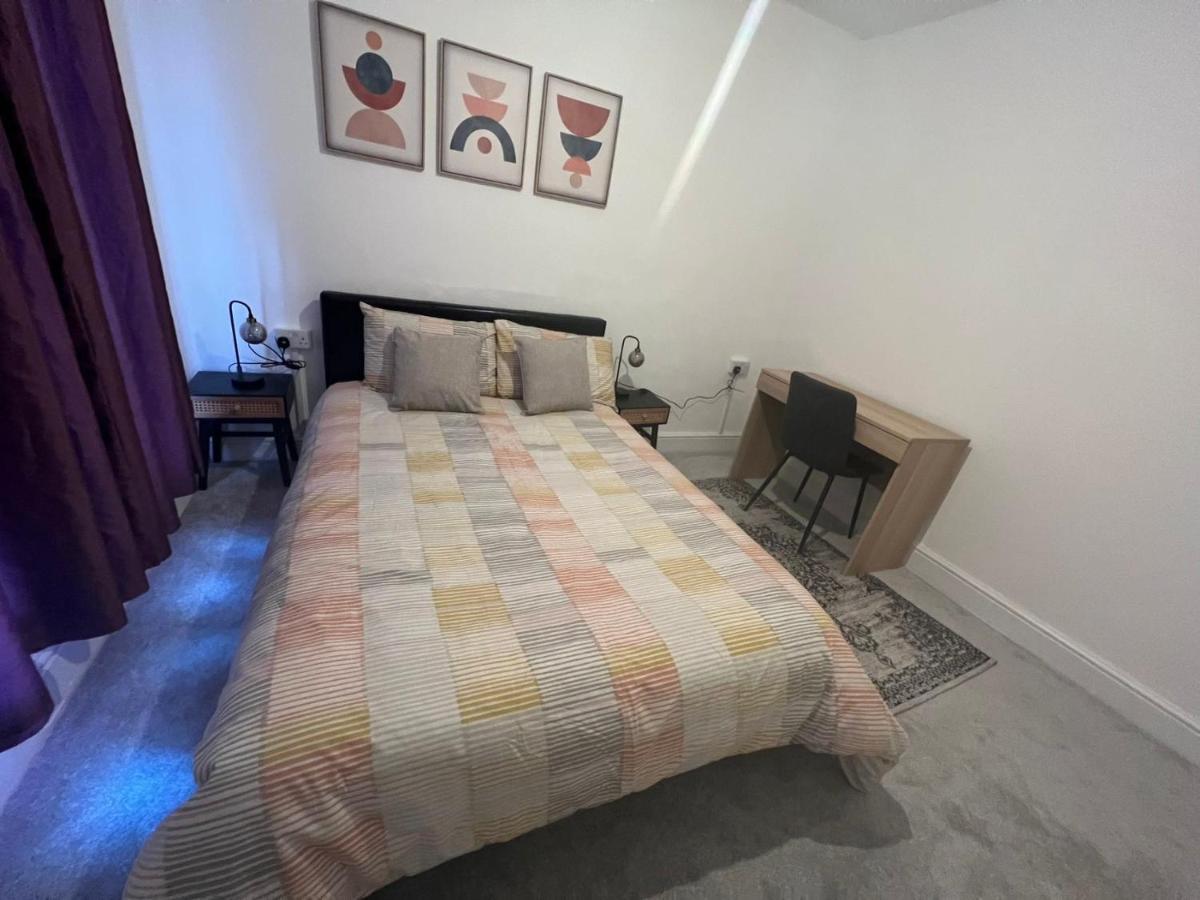 Cheerful Two Bedrooms Town House With Free Parking Apartment Pembroke Dock