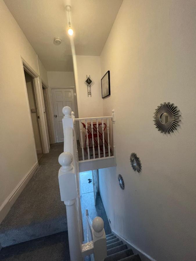 Cheerful Two Bedrooms Town House With Free Parking Pembroke Dock